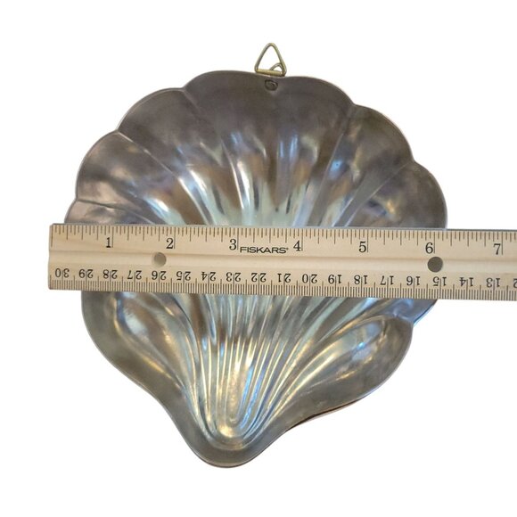 Two Benjamin & Medwin Vintage Molds Copper Tin Clam Shell Wall Hanging 6" - Picture 3 of 10